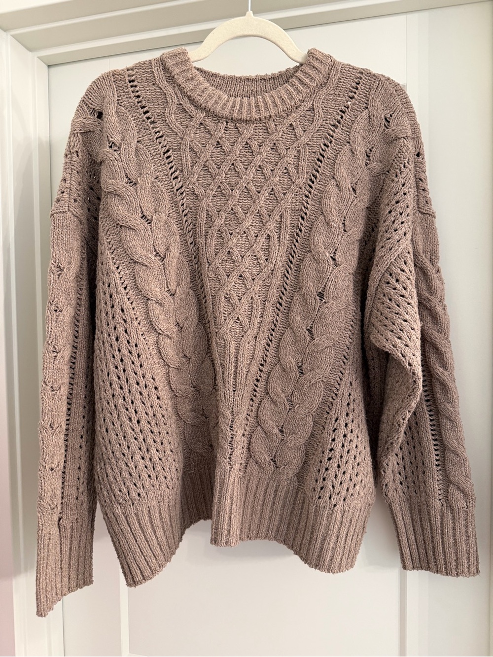 Brand New Abercrombie Textural Stitch Cable Crew Sweater - size L